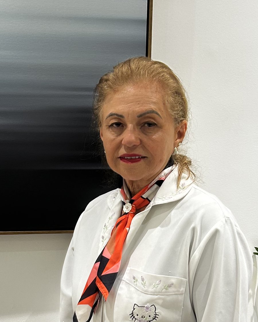 Dra. Fátima Darcinete na LongBlue Clinic